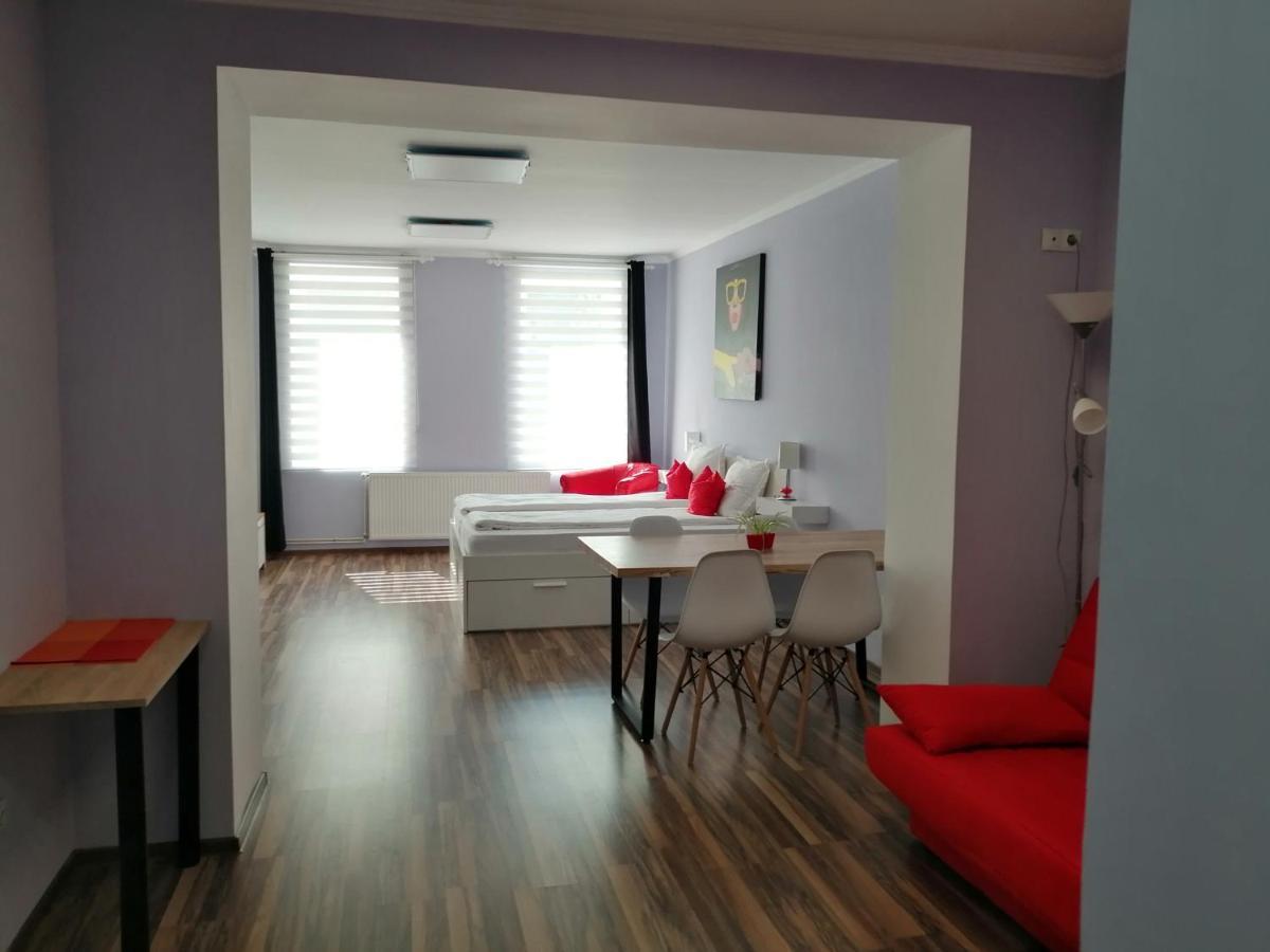Апартаменты Violet House Турда Экстерьер фото